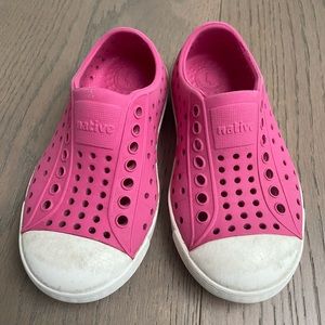Native Pink Shoes (8T)
